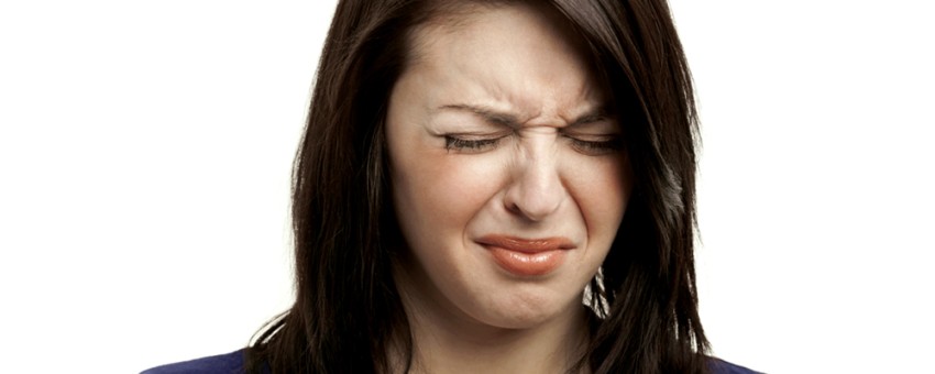 عواملی که سبب ایجاد حس تلخی در دهان میشوند